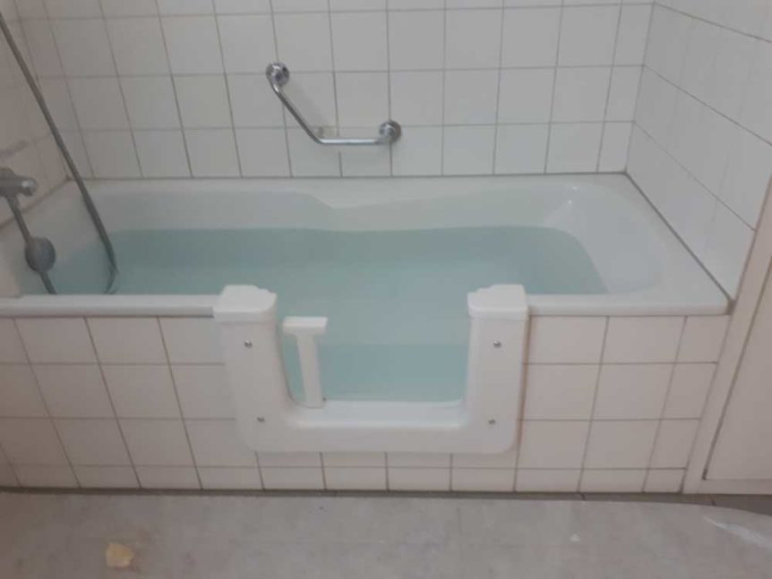 Badewannentuer