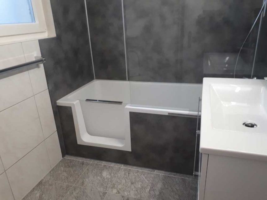 Badewannentür